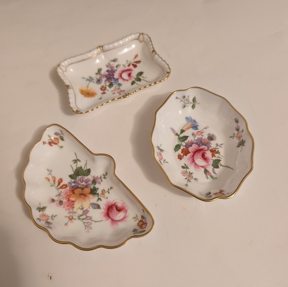 Royal Crown Derby "Derby Posies" bone china pin or trinket dishes